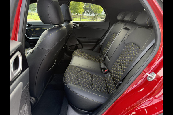 Kia Xceed 1.6 T-GDi DynamicPlusLine | 204 PK | Panoramadak | Trekhaak | Virtual cockpit | Dealer onderhouden |