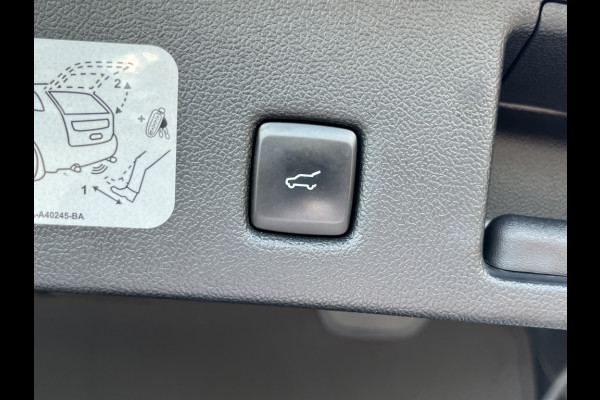 Ford Kuga 1.5 EcoB. ST-Line X TREKHAAK! DRIVERPACK! TECHPACK! WINTERPACK!