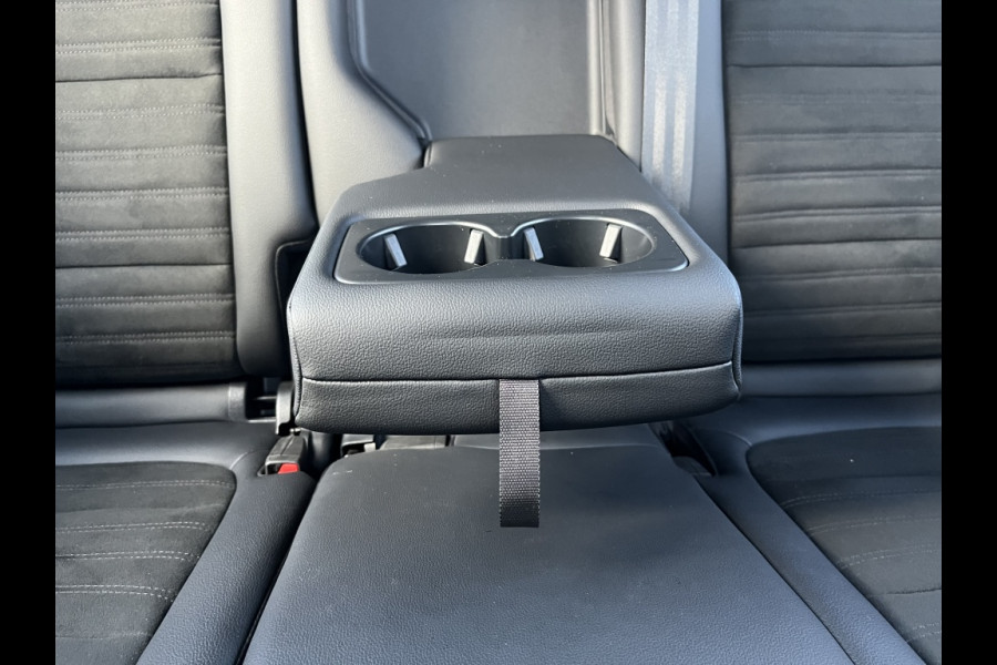 Ford Kuga 1.5 EcoB. ST-Line X TREKHAAK! DRIVERPACK! TECHPACK! WINTERPACK!