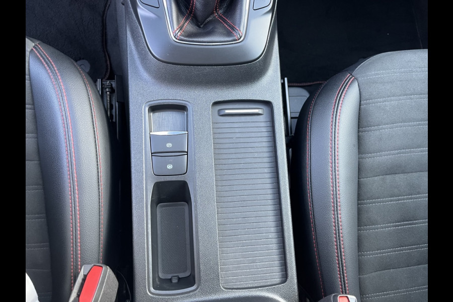 Ford Kuga 1.5 EcoB. ST-Line X TREKHAAK! DRIVERPACK! TECHPACK! WINTERPACK!
