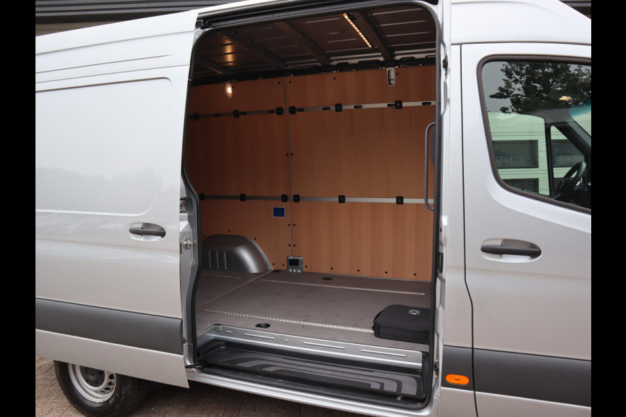 Mercedes-Benz eSprinter 314 - WLPT 181 km 56 kWh - RWD L2H2 - AC + DC Snelladen - New Model - WB 367 cm