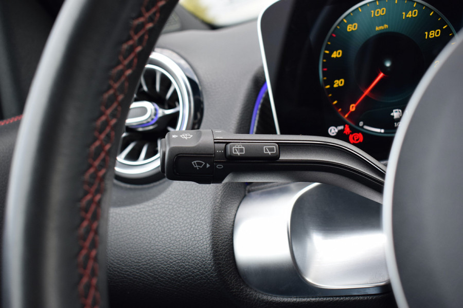 Mercedes-Benz Glb 200 Business Solution AMG | Leer/ Alcantara | Ambiant | Stoelverw. | Camera