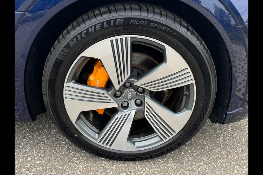 Audi e-tron 50 quattro S edition 71 kWh, 2 X S-LINE, achteruitrijcamera, trekhaak, luchtvering, stoelverwarming