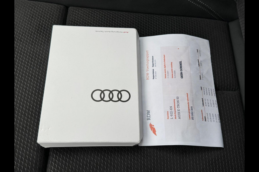 Audi e-tron 50 quattro S edition 71 kWh, 2 X S-LINE, achteruitrijcamera, trekhaak, luchtvering, stoelverwarming