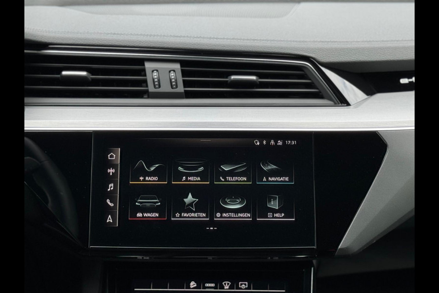 Audi e-tron 50 quattro S edition 71 kWh, 2 X S-LINE, achteruitrijcamera, trekhaak, luchtvering, stoelverwarming