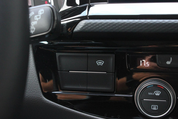 Volkswagen Transporter 2.0 TDI L2H1 30 DC CARAVELLE 204PK LEIGHTONVANS BODYKIT / FULL OPTIONS / LEDEREN BEKLEDING / APPLE CARPLAY