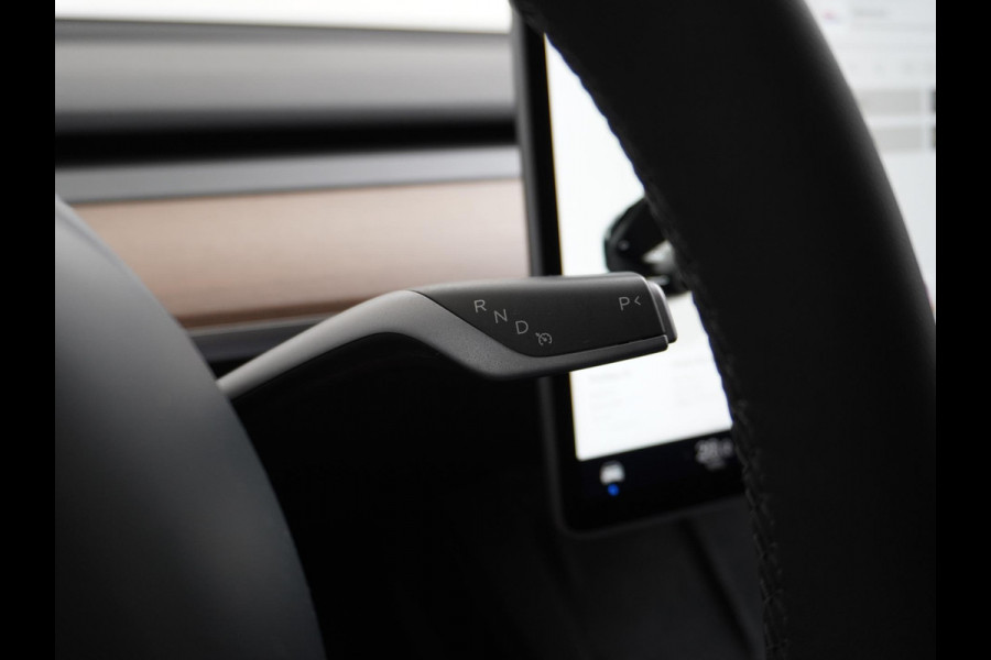 Tesla Model Y Performance AWD 75 kWh TREKHAAK | RIJKLAARPRIJS INCL. TESLA GARANTIE t/m 03-2027/80.000km accu en aandrijflijn t/m 03-2031/192.000km Tesla Model Y Performance AWD 75 kWh TREKHAAK | RIJKLAARPRIJS INCL. TESLA GARANTIE t/m 03-2027/80.000km accu en aandrijflijn t/m 03-2031/192.000km