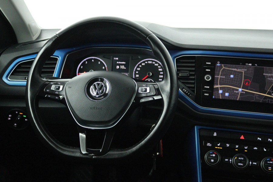 Volkswagen T-Roc 1.5 TSI Sport (NAVIGATIE, CLIMA, PARKEERSENSOREN, STOELVERWARMING, GOED ONDERHOUDEN)