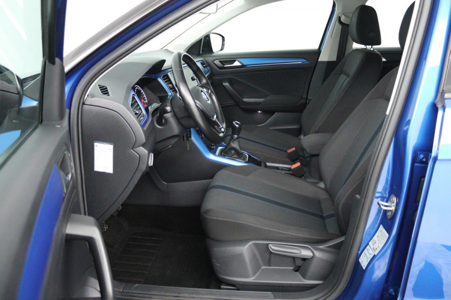 Volkswagen T-Roc 1.5 TSI Sport (NAVIGATIE, CLIMA, PARKEERSENSOREN, STOELVERWARMING, GOED ONDERHOUDEN)