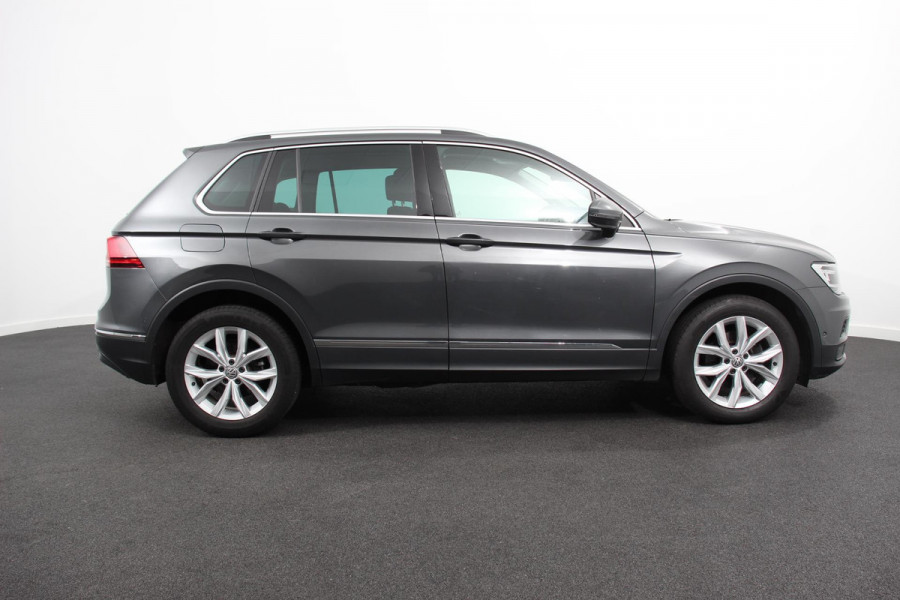 Volkswagen Tiguan 1.5 TSI 150pk DSG Highline | Navigatie | Apple Carplay/Android Auto | Adaptive cruise control | Parkeersensoren | Camera | Park Assist | Lane Assist | Stoel- en stuurverwarming | Getinte ramen | Virtual Cockpit |  LED-verlichting voor