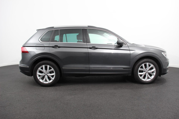 Volkswagen Tiguan 1.5 TSI 150pk DSG Highline | Navigatie | Apple Carplay/Android Auto | Adaptive cruise control | Parkeersensoren | Camera | Park Assist | Lane Assist | Stoel- en stuurverwarming | Getinte ramen | Virtual Cockpit |  LED-verlichting voor