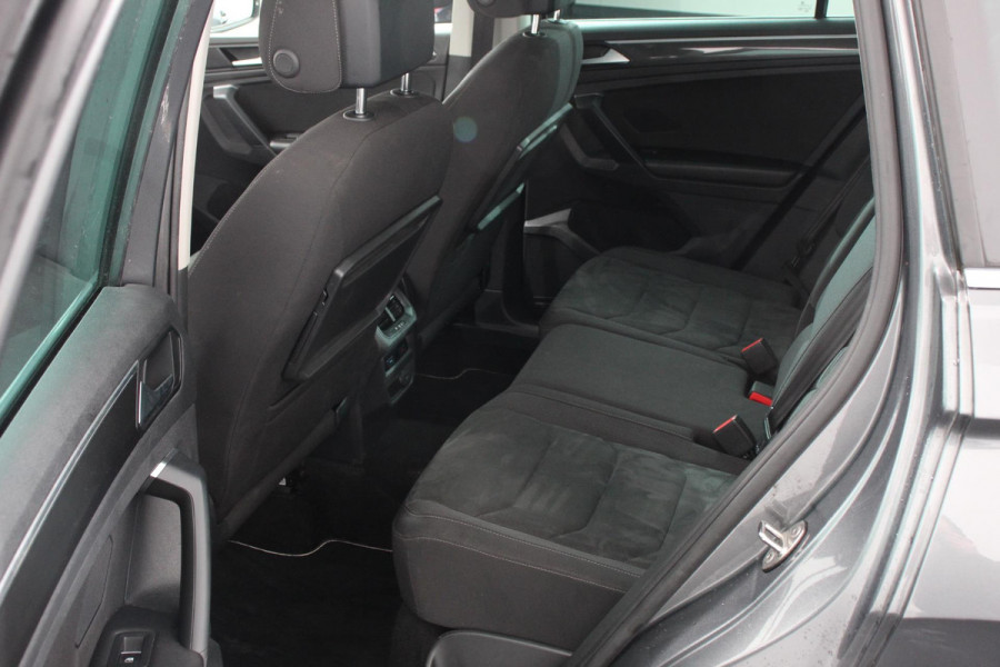 Volkswagen Tiguan 1.5 TSI 150pk DSG Highline | Navigatie | Apple Carplay/Android Auto | Adaptive cruise control | Parkeersensoren | Camera | Park Assist | Lane Assist | Stoel- en stuurverwarming | Getinte ramen | Virtual Cockpit |  LED-verlichting voor