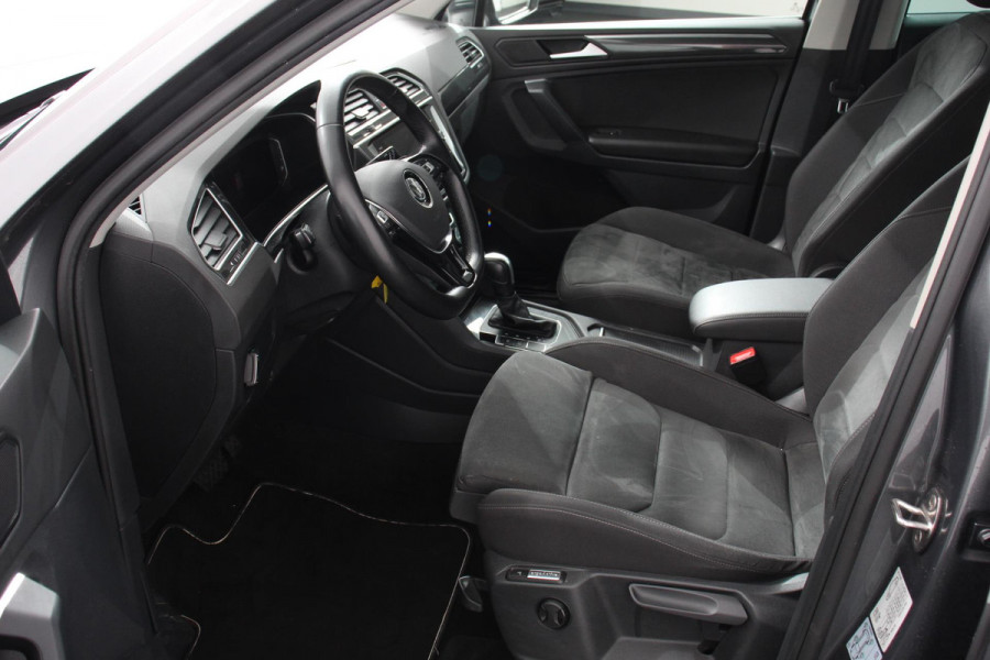 Volkswagen Tiguan 1.5 TSI 150pk DSG Highline | Navigatie | Apple Carplay/Android Auto | Adaptive cruise control | Parkeersensoren | Camera | Park Assist | Lane Assist | Stoel- en stuurverwarming | Getinte ramen | Virtual Cockpit |  LED-verlichting voor