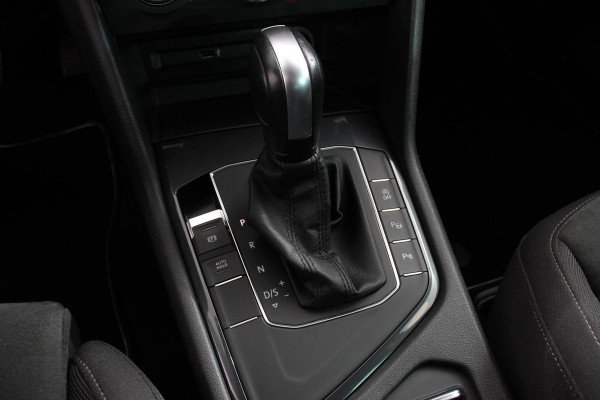 Volkswagen Tiguan 1.5 TSI 150pk DSG Highline | Navigatie | Apple Carplay/Android Auto | Adaptive cruise control | Parkeersensoren | Camera | Park Assist | Lane Assist | Stoel- en stuurverwarming | Getinte ramen | Virtual Cockpit |  LED-verlichting voor