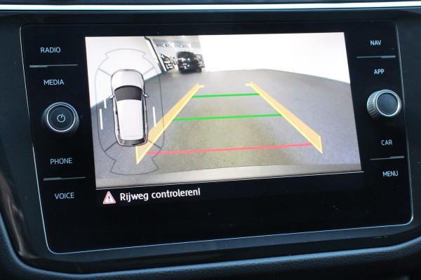 Volkswagen Tiguan 1.5 TSI 150pk DSG Highline | Navigatie | Apple Carplay/Android Auto | Adaptive cruise control | Parkeersensoren | Camera | Park Assist | Lane Assist | Stoel- en stuurverwarming | Getinte ramen | Virtual Cockpit |  LED-verlichting voor