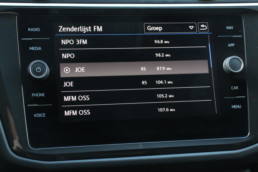 Volkswagen Tiguan 1.5 TSI 150pk DSG Highline | Navigatie | Apple Carplay/Android Auto | Adaptive cruise control | Parkeersensoren | Camera | Park Assist | Lane Assist | Stoel- en stuurverwarming | Getinte ramen | Virtual Cockpit |  LED-verlichting voor