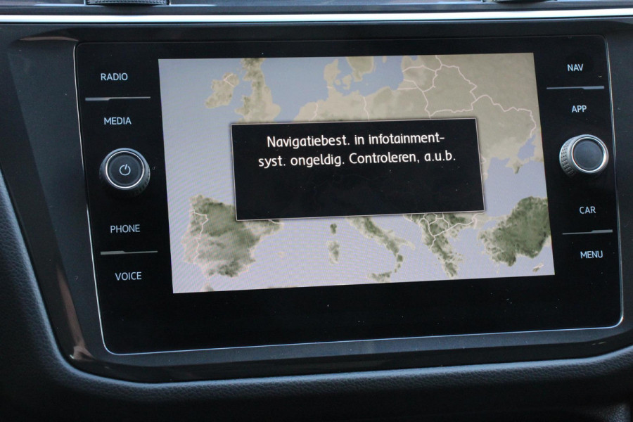 Volkswagen Tiguan 1.5 TSI 150pk DSG Highline | Navigatie | Apple Carplay/Android Auto | Adaptive cruise control | Parkeersensoren | Camera | Park Assist | Lane Assist | Stoel- en stuurverwarming | Getinte ramen | Virtual Cockpit |  LED-verlichting voor