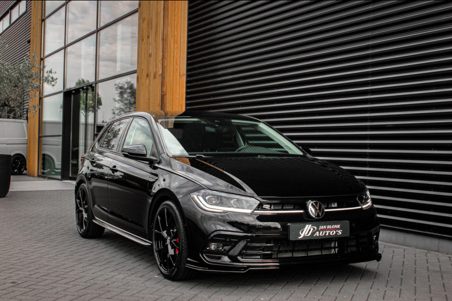 Volkswagen Polo 1.0 TSI 110PK DSG R-LINE / FULL BLACK / VERLAGINGSVEREN / APPLE CARPLAY / LED KOPLAMPEN / DIGITAL DASCH / MAXTON