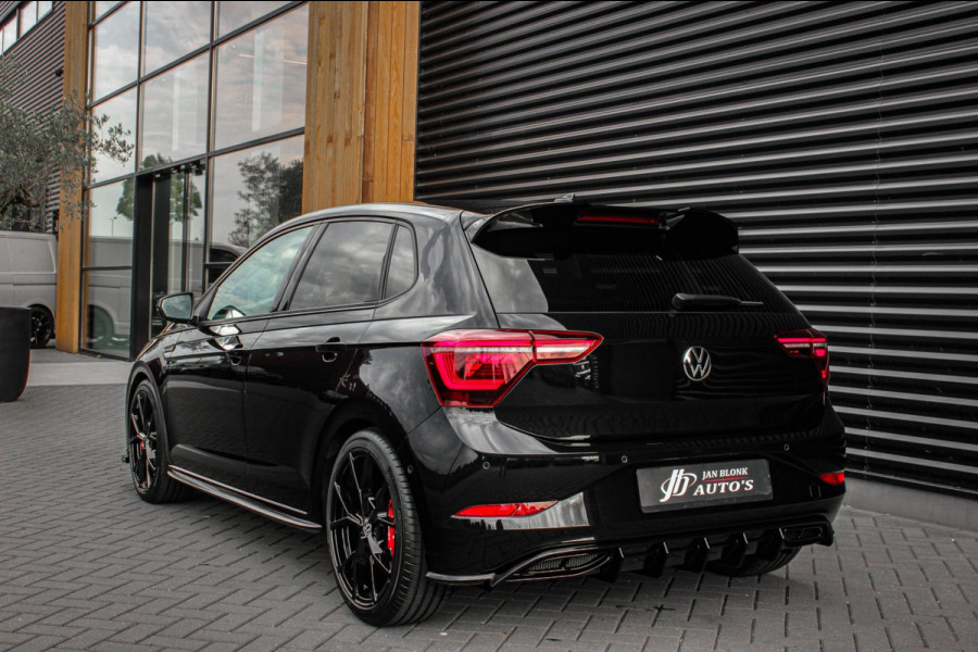 Volkswagen Polo 1.0 TSI 110PK DSG R-LINE / FULL BLACK / VERLAGINGSVEREN / APPLE CARPLAY / LED KOPLAMPEN / DIGITAL DASCH / MAXTON