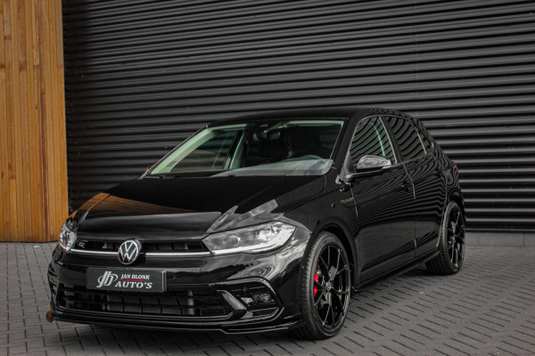 Volkswagen Polo 1.0 TSI 110PK DSG R-LINE / FULL BLACK / VERLAGINGSVEREN / APPLE CARPLAY / LED KOPLAMPEN / DIGITAL DASCH / MAXTON