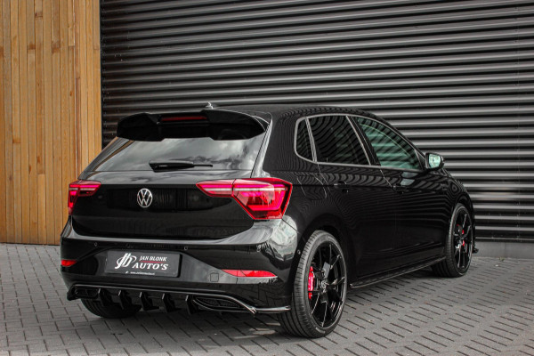 Volkswagen Polo 1.0 TSI 110PK DSG R-LINE / FULL BLACK / VERLAGINGSVEREN / APPLE CARPLAY / LED KOPLAMPEN / DIGITAL DASCH / MAXTON
