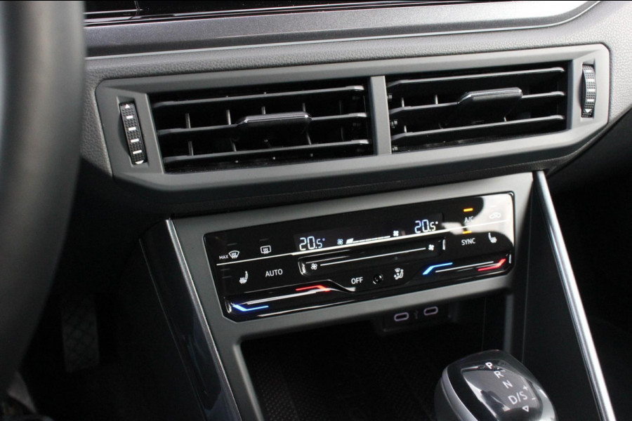 Volkswagen Polo 1.0 TSI 110PK DSG R-LINE / FULL BLACK / VERLAGINGSVEREN / APPLE CARPLAY / LED KOPLAMPEN / DIGITAL DASCH / MAXTON
