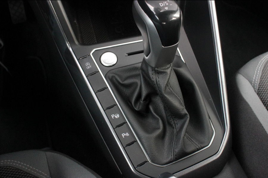 Volkswagen Polo 1.0 TSI 110PK DSG R-LINE / FULL BLACK / VERLAGINGSVEREN / APPLE CARPLAY / LED KOPLAMPEN / DIGITAL DASCH / MAXTON