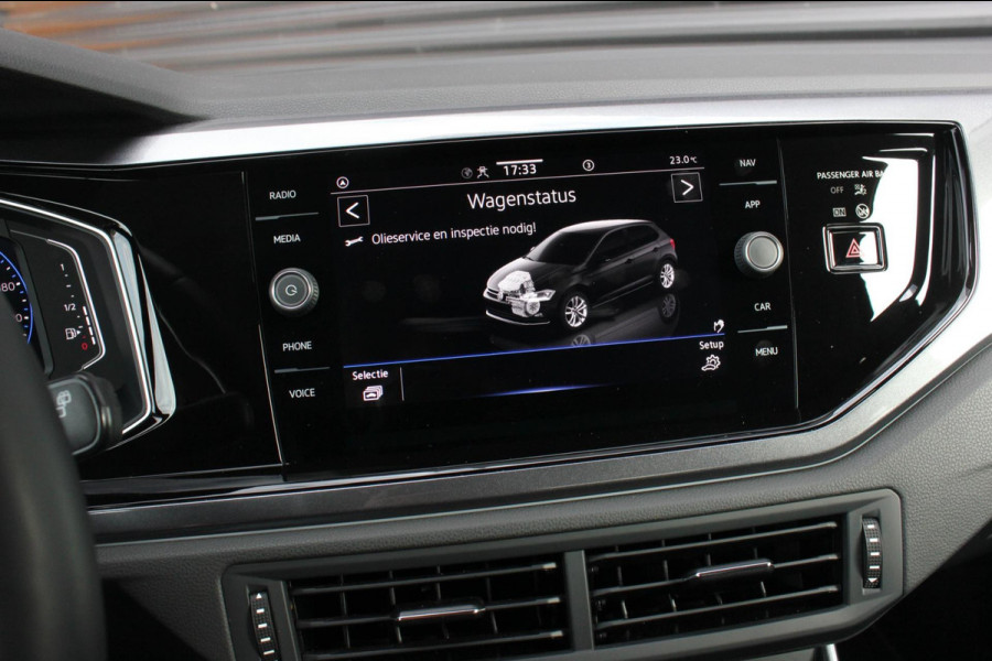 Volkswagen Polo 1.0 TSI 110PK DSG R-LINE / FULL BLACK / VERLAGINGSVEREN / APPLE CARPLAY / LED KOPLAMPEN / DIGITAL DASCH / MAXTON