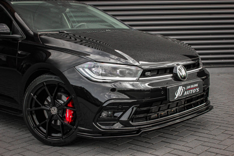 Volkswagen Polo 1.0 TSI 110PK DSG R-LINE / FULL BLACK / VERLAGINGSVEREN / APPLE CARPLAY / LED KOPLAMPEN / DIGITAL DASCH / MAXTON