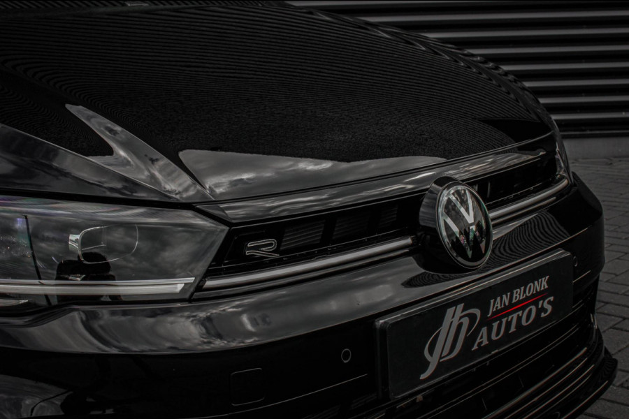 Volkswagen Polo 1.0 TSI 110PK DSG R-LINE / FULL BLACK / VERLAGINGSVEREN / APPLE CARPLAY / LED KOPLAMPEN / DIGITAL DASCH / MAXTON