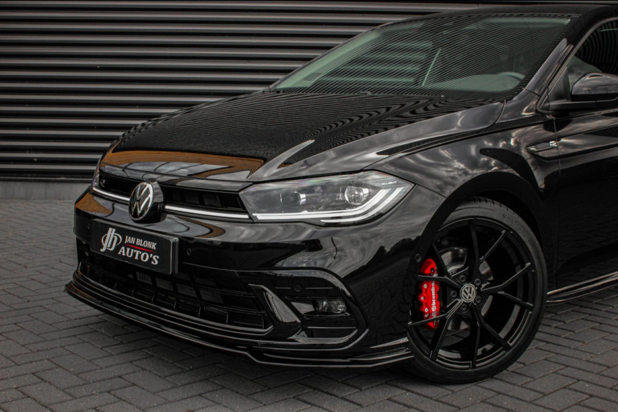 Volkswagen Polo 1.0 TSI 110PK DSG R-LINE / FULL BLACK / VERLAGINGSVEREN / APPLE CARPLAY / LED KOPLAMPEN / DIGITAL DASCH / MAXTON