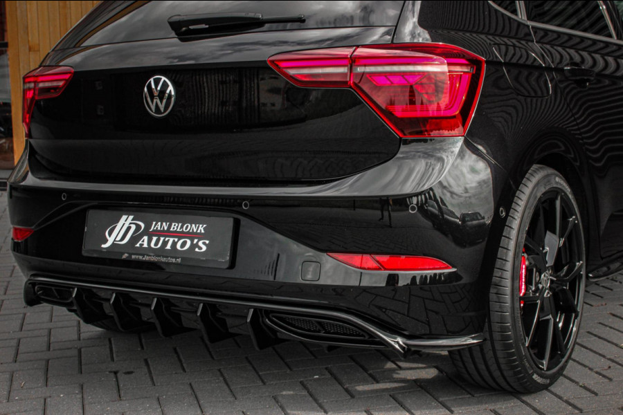 Volkswagen Polo 1.0 TSI 110PK DSG R-LINE / FULL BLACK / VERLAGINGSVEREN / APPLE CARPLAY / LED KOPLAMPEN / DIGITAL DASCH / MAXTON