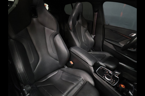 BMW 1-serie 118i M-Sport High Executive Edition [M-CONTOURSTOEL, SCHUIFKANTELDAK, HARMAN KARDON, M-SPOILER, STOELVERWARMING, M-SPORT STEERING, NIEUWSTAAT]