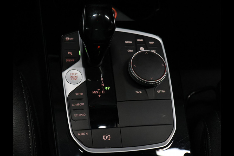 BMW 1-serie 118i M-Sport High Executive Edition [M-CONTOURSTOEL, SCHUIFKANTELDAK, HARMAN KARDON, M-SPOILER, STOELVERWARMING, M-SPORT STEERING, NIEUWSTAAT]