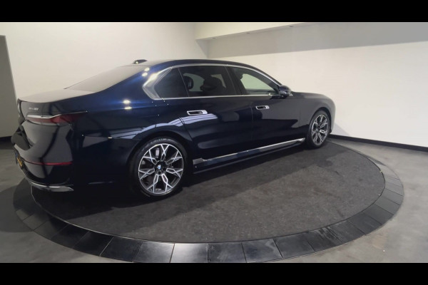 BMW i7 xDrive60 Privilege Edition 106 kWh | Bowers & Wilkins Sound | Driving assistant | Luchtvering | Massagestoelen | Parking assistant