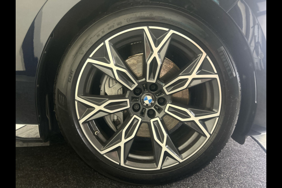 BMW i7 xDrive60 Privilege Edition 106 kWh | Bowers & Wilkins Sound | Driving assistant | Luchtvering | Massagestoelen | Parking assistant