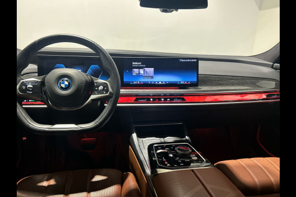 BMW i7 xDrive60 Privilege Edition 106 kWh | Bowers & Wilkins Sound | Driving assistant | Luchtvering | Massagestoelen | Parking assistant