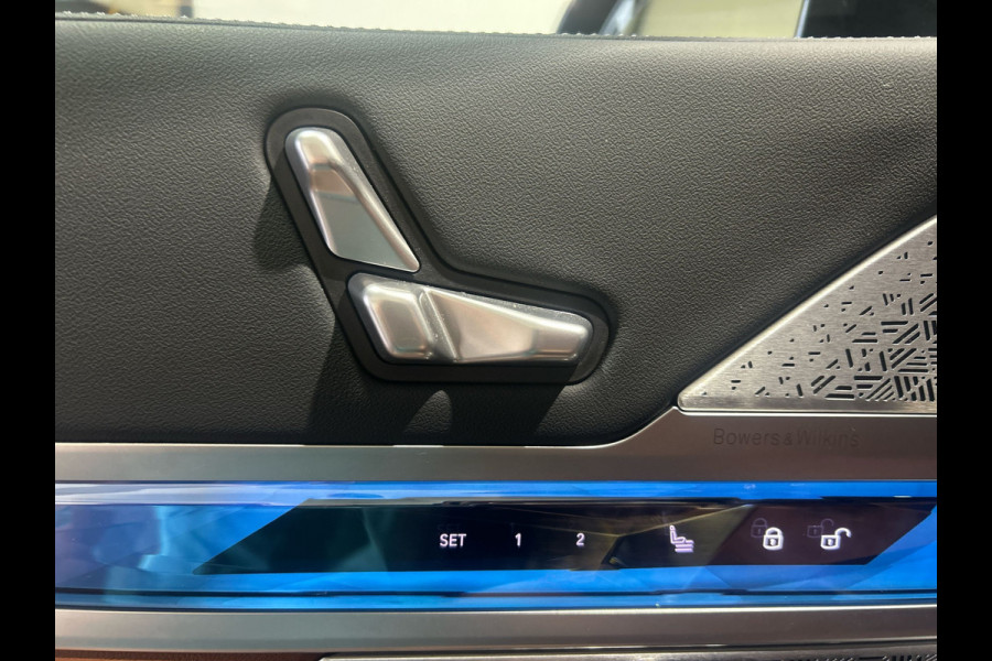 BMW i7 xDrive60 Privilege Edition 106 kWh | Bowers & Wilkins Sound | Driving assistant | Luchtvering | Massagestoelen | Parking assistant