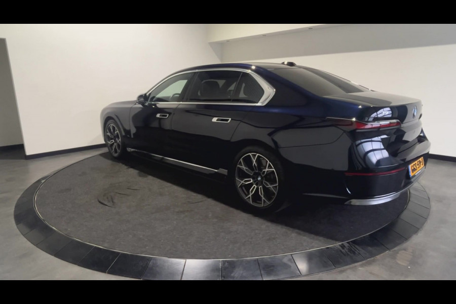 BMW i7 xDrive60 Privilege Edition 106 kWh | Bowers & Wilkins Sound | Driving assistant | Luchtvering | Massagestoelen | Parking assistant