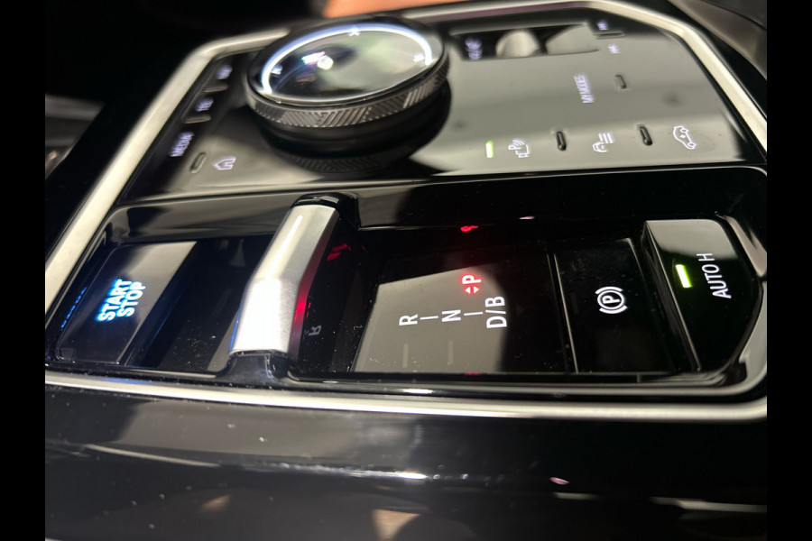 BMW i7 xDrive60 Privilege Edition 106 kWh | Bowers & Wilkins Sound | Driving assistant | Luchtvering | Massagestoelen | Parking assistant