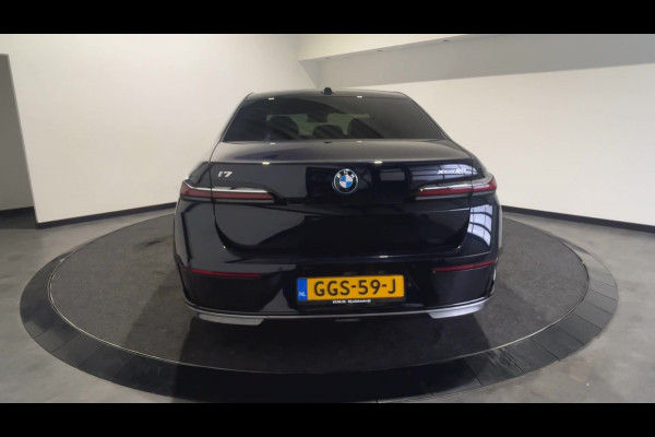 BMW i7 xDrive60 Privilege Edition 106 kWh | Bowers & Wilkins Sound | Driving assistant | Luchtvering | Massagestoelen | Parking assistant