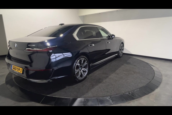 BMW i7 xDrive60 Privilege Edition 106 kWh | Bowers & Wilkins Sound | Driving assistant | Luchtvering | Massagestoelen | Parking assistant