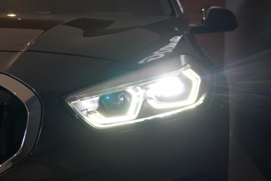 BMW 1-serie 118i Executive Edition + HARMAN KARDON / CAMERA / STOELVERWARMING