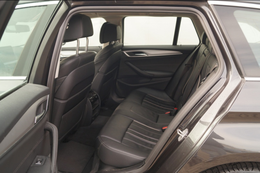 BMW 5 Serie Touring 520i 184pk Automaat High Executive Edition -LEER-
