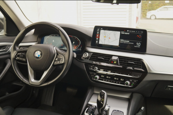BMW 5 Serie Touring 520i 184pk Automaat High Executive Edition -LEER-