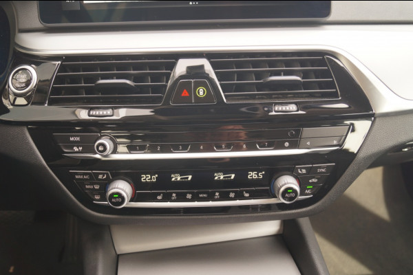 BMW 5 Serie Touring 520i 184pk Automaat High Executive Edition -LEER-