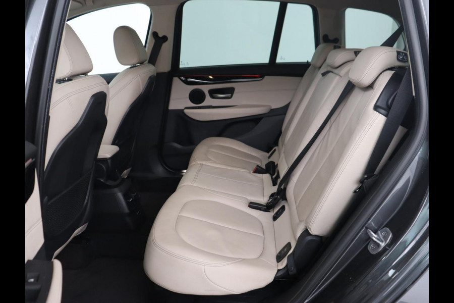 BMW 2 Serie Gran Tourer 218i High Executive Edition | 7-persoons | Automaat | Camera | Sfeerverlichting | Carplay | Cruise Control | Stoelverwarming | LED | Leder | Climate controle