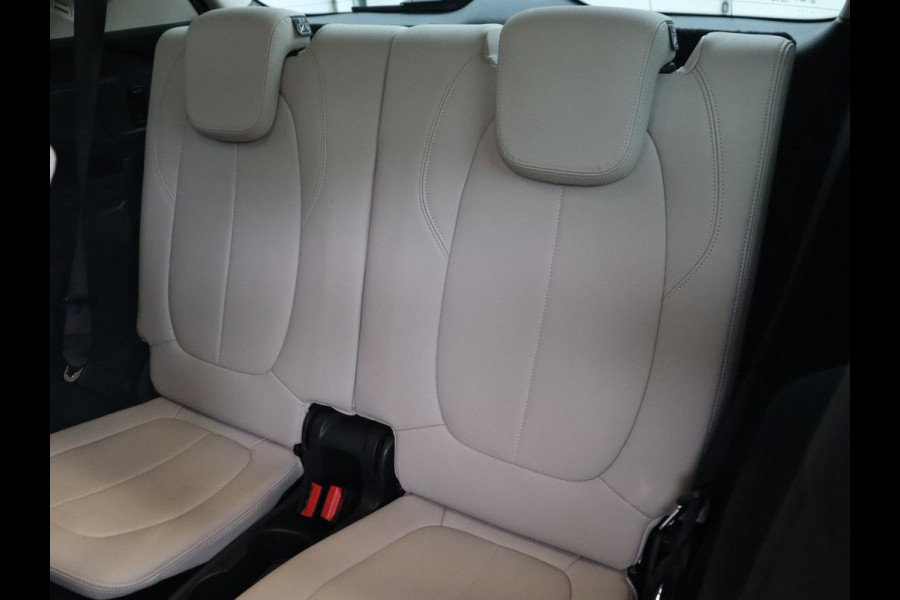 BMW 2 Serie Gran Tourer 218i High Executive Edition | 7-persoons | Automaat | Camera | Sfeerverlichting | Carplay | Cruise Control | Stoelverwarming | LED | Leder | Climate controle
