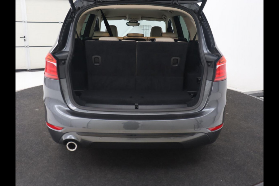 BMW 2 Serie Gran Tourer 218i High Executive Edition | 7-persoons | Automaat | Camera | Sfeerverlichting | Carplay | Cruise Control | Stoelverwarming | LED | Leder | Climate controle