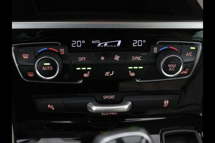 BMW 2 Serie Gran Tourer 218i High Executive Edition | 7-persoons | Automaat | Camera | Sfeerverlichting | Carplay | Cruise Control | Stoelverwarming | LED | Leder | Climate controle